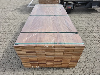 Ca. 133x Guyana Teak Planken Geschaafd, 25x145mm, lengte 215cm